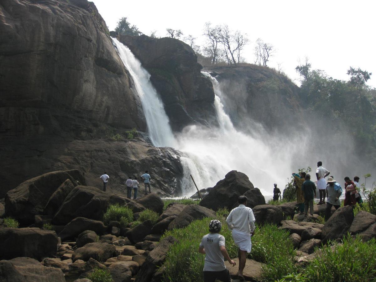 Magic Land Resorts Athirapally Irinjalakuda Экстерьер фото