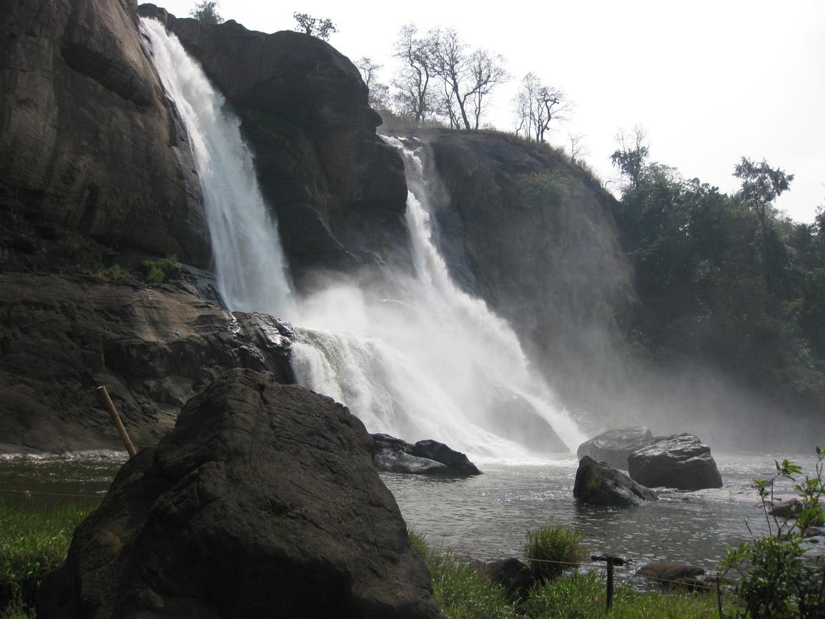 Magic Land Resorts Athirapally Irinjalakuda Экстерьер фото